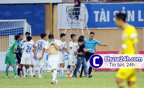 Nếu trọng tài không sai, cả đội HAGL sẽ đến xin lỗi trọng tài - 第1张 - Chư Sê 24h Nếu trọng tài không sai, cả đội HAGL sẽ đến xin lỗi trọng tài - 第1张