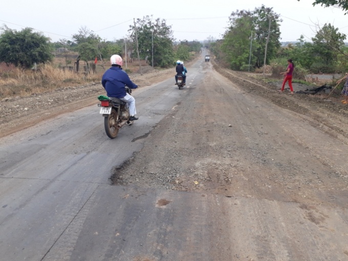 Quốc lộ 25 kêu cứu vì xuống cấp trầm trọng - 第1张