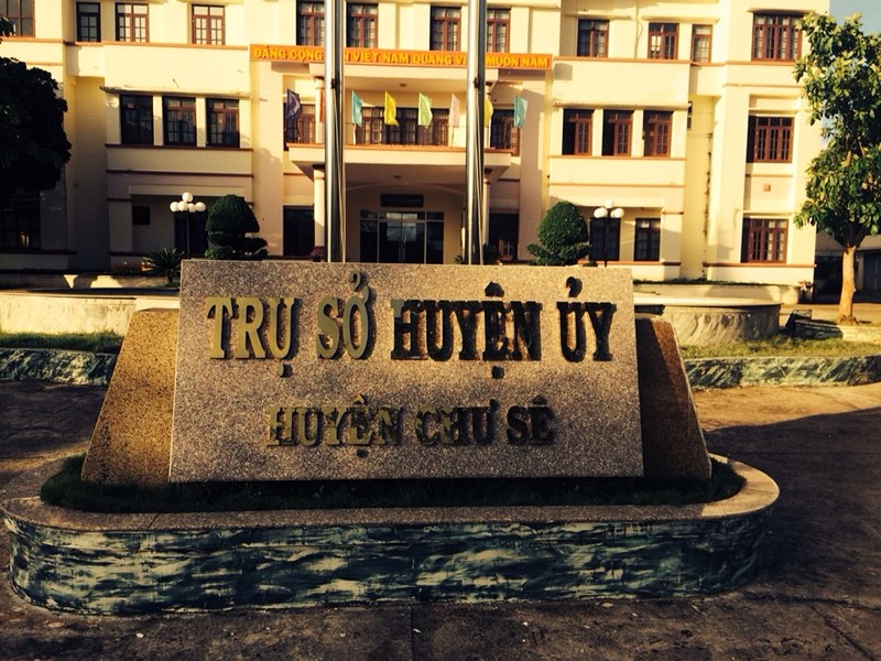 Phát hiện Trưởng ban Tổ chức huyện uỷ Chư Sê dùng bằng đại học giả - 第1张