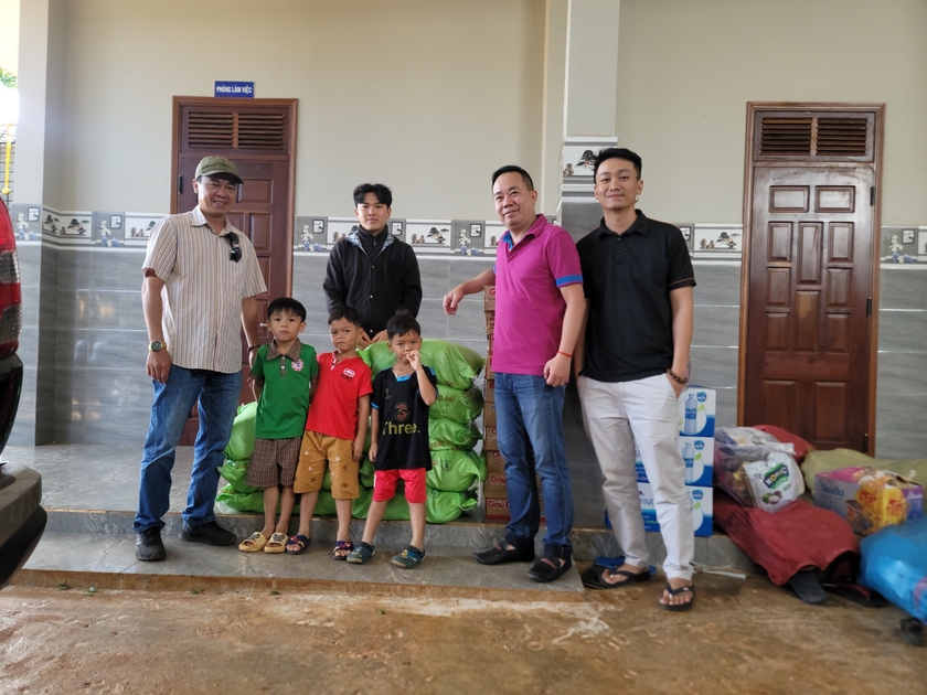 Gia Lai: Trao quà cho người nghèo và bệnh nhi khó khăn - 第2张