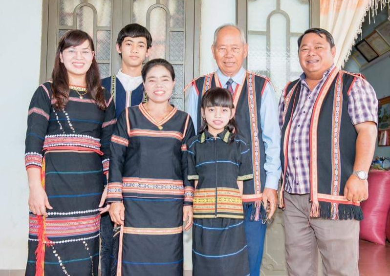 Ông Krung Dăm Veo: “Người dân còn khó khăn thì đảng viên sao có thể nghỉ ngơi” - 第1张