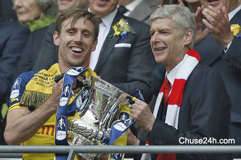 HLV Wenger phấn khích tột độ trong ngày đi vào lịch sử cùng Arsenal - 第1张