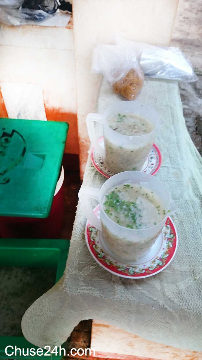 Nồi cháo từ thiện tại bệnh viện Huyện Chư Sê - 第4张