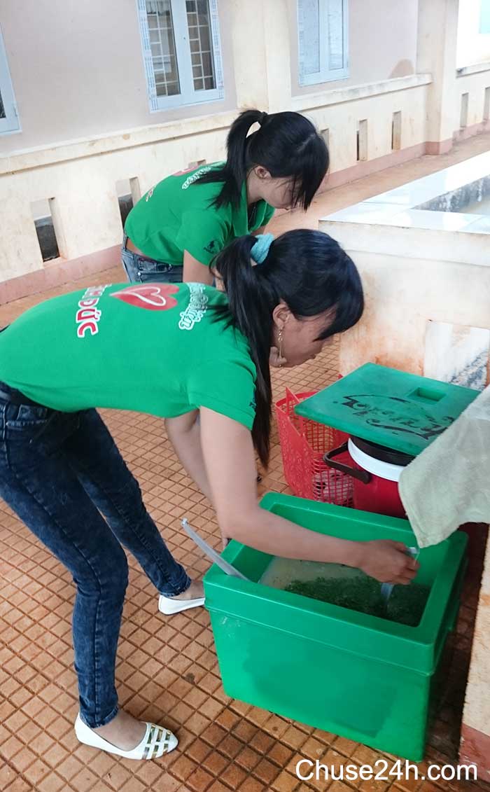 Nồi cháo từ thiện tại bệnh viện Huyện Chư Sê - 第3张