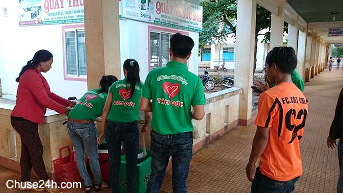 Nồi cháo từ thiện tại bệnh viện Huyện Chư Sê - 第6张