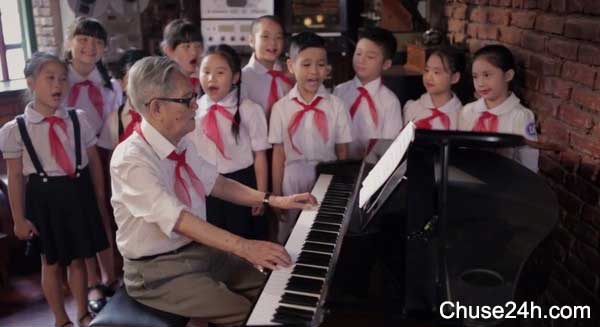 50 ca sĩ cùng 1.200 thiếu nhi hát Ai yêu Bác Hồ Chí Minh hơn thiếu niên nhi đồng - 第1张