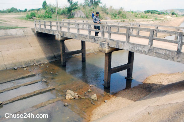 Thủy lợi Ayun Hạ gặp hạn - 第1张