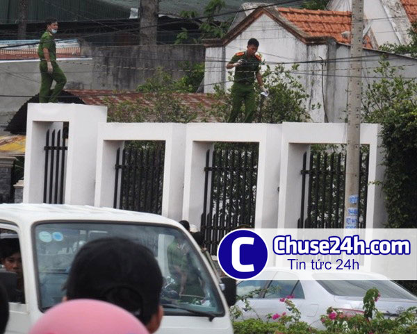 Nhiều dấu vân tay trên tường rào biệt thự vụ thảm sát - 第1张