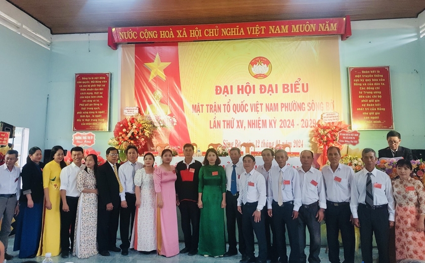 Ủy ban MTTQ Việt Nam phường Sông Bờ khóa XV, nhiệm kỳ 2024-2029 ra mắt Đại hội. Ảnh: Hoàng Anh