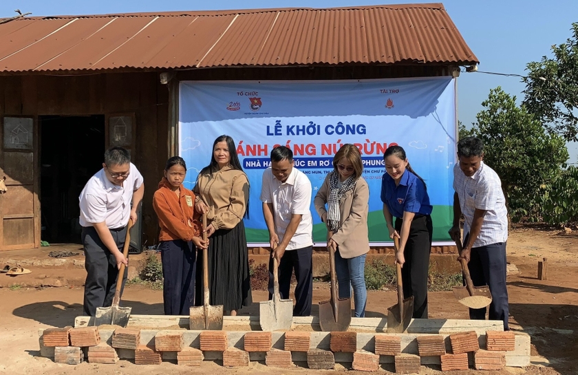 Huyện Đoàn Chư Păh khởi công xây dựng Ngôi nhà hạnh phúc cho em Rơ Châm HPhung (thị trấn Ia Ly, huyện Chư Păh). Ảnh: M.N