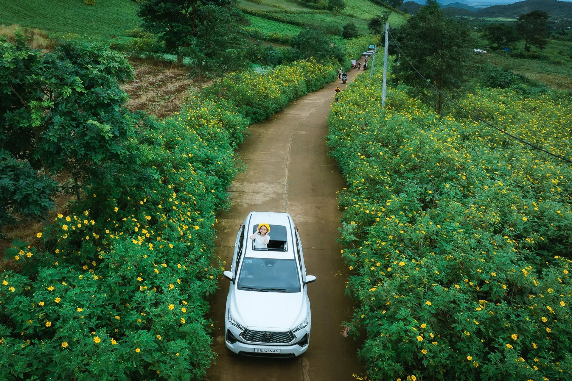 Miệng núi lửa triệu năm ở Gia Lai: Vùng xanh đẹp ngỡ ngàng