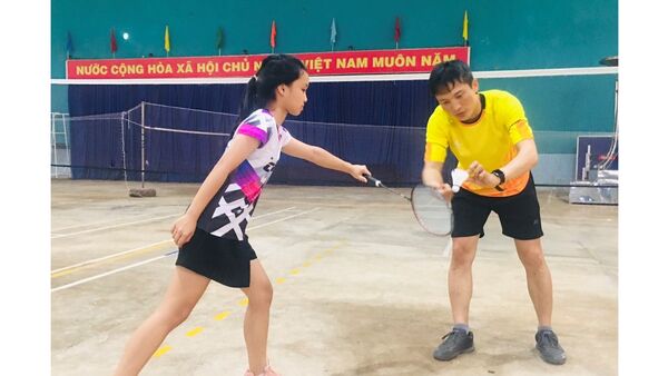 Thầy giáo Hoàng Đức Hợp “truyền lửa” đam mê cầu lông