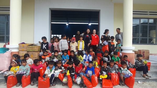 Hơn 2.400 suất quà Tết trao cho người nghèo tỉnh Gia Lai