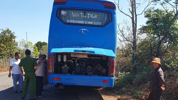 Đak Đoa: Va chạm với xe ô tô khách Việt Tân Phát, xe ô tô con bị biến dạng