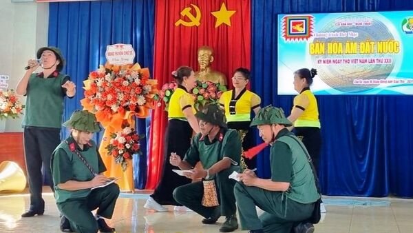 Chư Sê tổ chức Ngày thơ Việt Nam với chủ đề “Bản hòa âm đất nước”