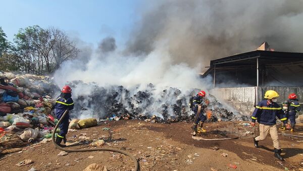 Cháy lớn tại Nhà máy xử lý rác thải Chư Sê