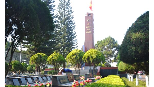 Tháng ba viếng Nghĩa trang Liệt sĩ huyện Chư Sê