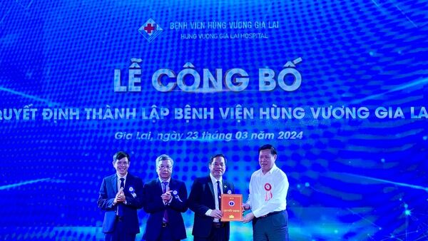 Công bố quyết định thành lập Bệnh viện Hùng Vương Gia Lai
