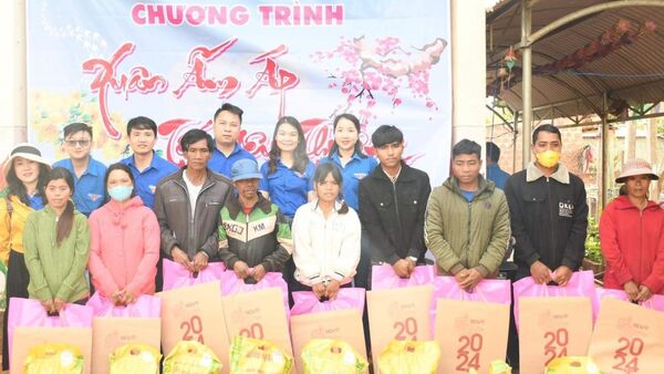 Chăm lo Tết cho những hoàn cảnh khó khăn