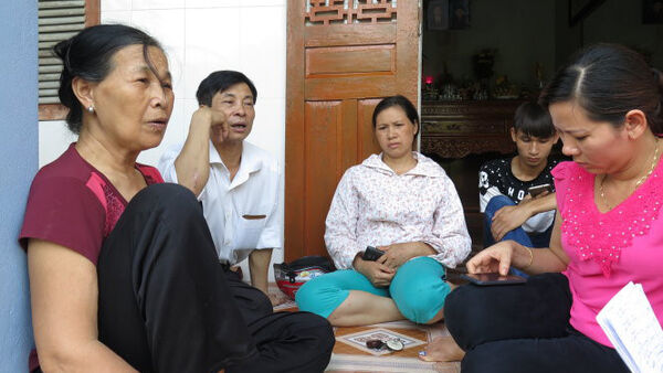 Chờ mãi, không thấy con về...