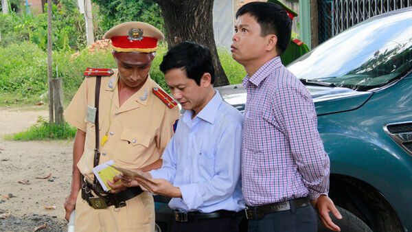 Giám đốc sở Gia Lai mật phục, trị cấp dưới vì để xe quá tải