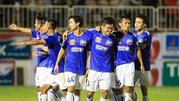 HAGL ra thiết quân luật giữa lòng địch