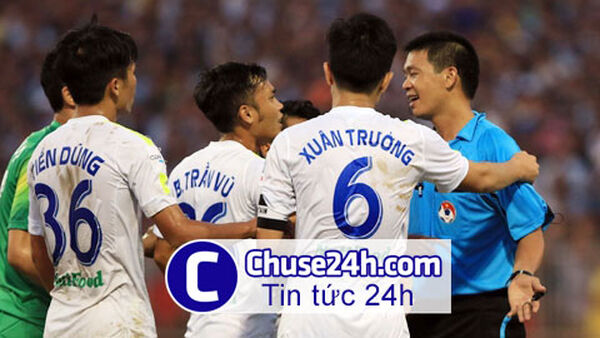 HAGL nhận án phạt vì phản ứng với trọng tài