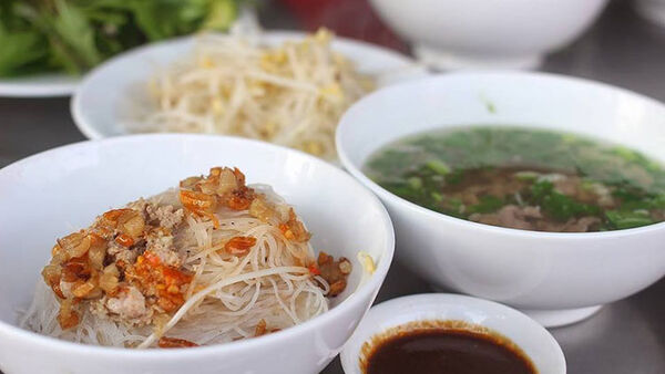 Độc đáo phở khô Gia Lai