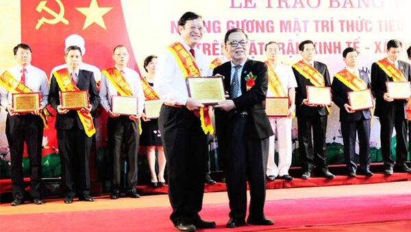 Thạc sĩ Nguyễn Dũng được tôn vinh là trí thức tiêu biểu Việt Nam