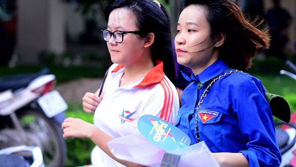 Nhiều thí sinh quên chứng minh thư trong ngày thi đầu tiên