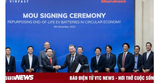 Con trai tỷ phú Phạm Nhật Vượng lần đầu xuất hiện