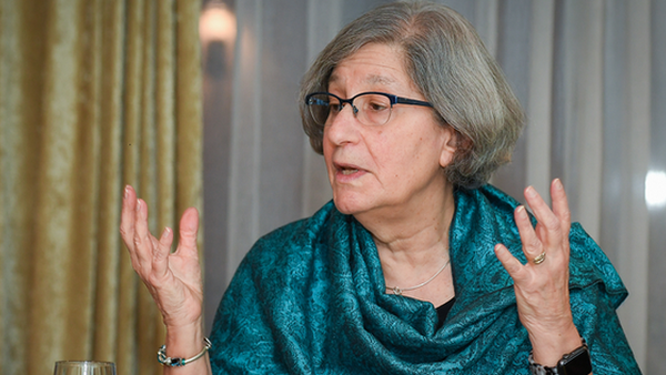 Người phụ nữ duy nhất đến Nam Cực với ước mơ “vá trời”, gần 40 năm sau khiến thế giới ngả mũ