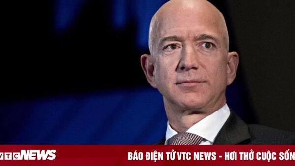 Nhà sáng lập Amazon giành lại danh hiệu người giàu nhất thế giới