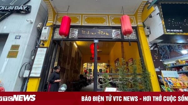 Nhân viên nhà hàng bất ngờ, phấn khích khi Tim Cook xuất hiện