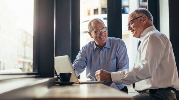 Nhiều cụ ông, cụ bà U80, U90 tại Việt Nam sở hữu khối tài sản hàng trăm, hàng nghìn tỷ đồng vẫn miệt mài điều hành cơ nghiệp