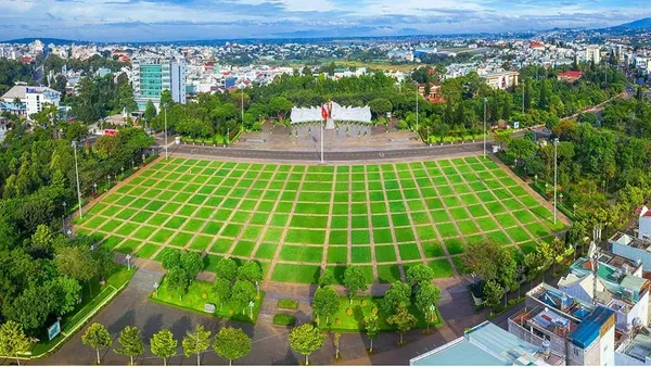 Bảo tàng tỉnh Gia Lai thông báo thi công thay thế cỏ tại Quảng trường Đại Đoàn Kết