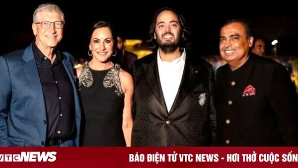 Tỉ phú Bill Gates thăm đỉnh Bàn Cờ, ngắm cảnh Đà Nẵng