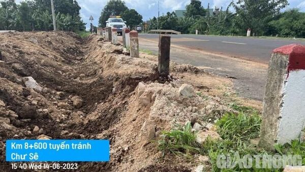 Xử lý nghiêm người dân lấn chiếm hành lang ATGT đường bộ