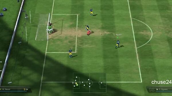 Lỗi lạ FIFA Online 3: 10 cầu thủ dàn hàng ngang trước cầu môn