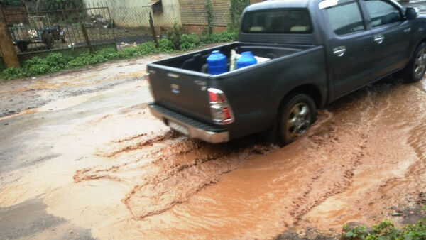 Đường giao thông xuống cấp, nông dân bị ép giá nông sản