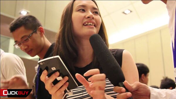 Samsung Galaxy S6 Edge Iron Man bị đập nát... trong vài nốt nhạc