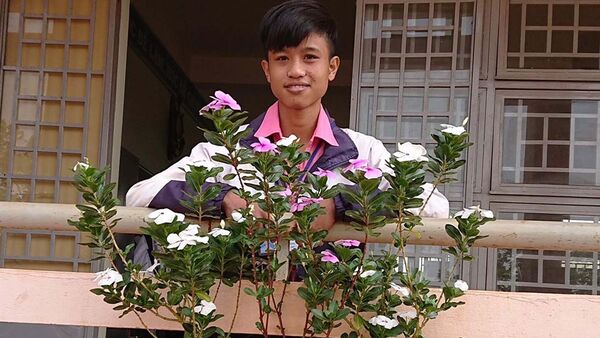 Tuyên dương học sinh trả lại của rơi cho người đánh mất