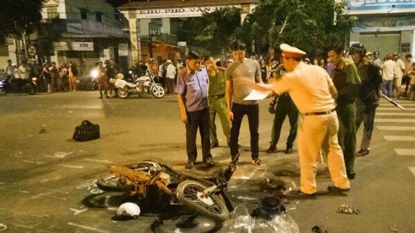Xe máy bị cuốn vào gầm xe tải, nam thanh niên tử vong tại Chư Sê